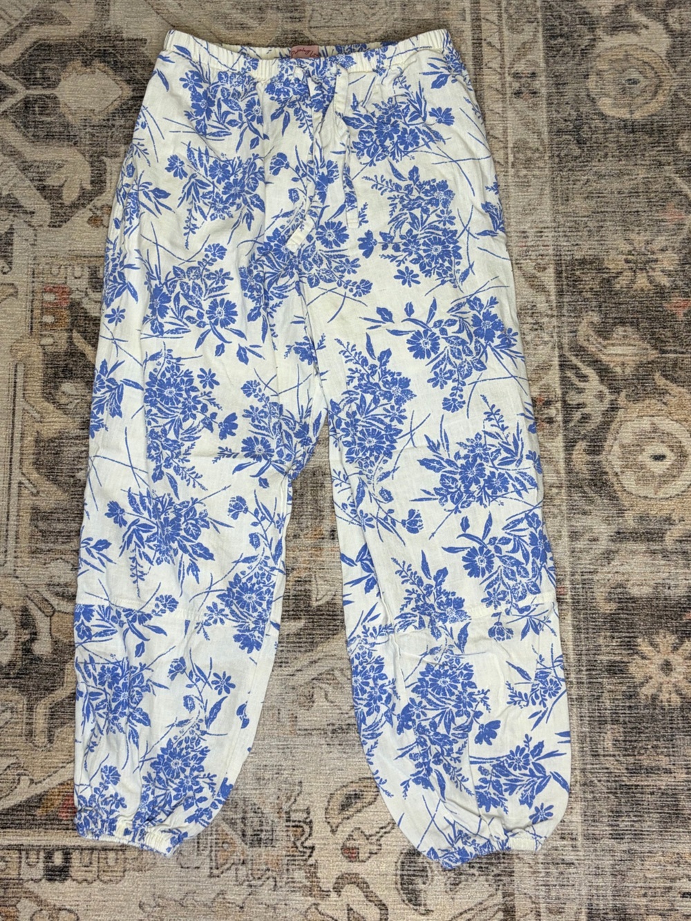Blue and White Floral Puff Sleeve Crop Top & Pants Set - Picture 7 of 8